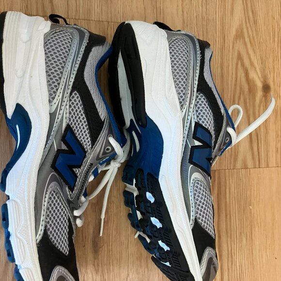 New Balance 553 Sneakers, Boys Size 4 - Picture 4 of 5